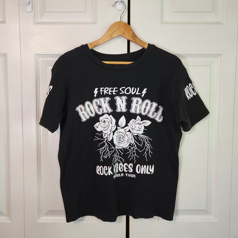 On Fire Black Ribbed Rock N Roll Roses Graphic T-Shirt Womens 2X Free Soul Tour